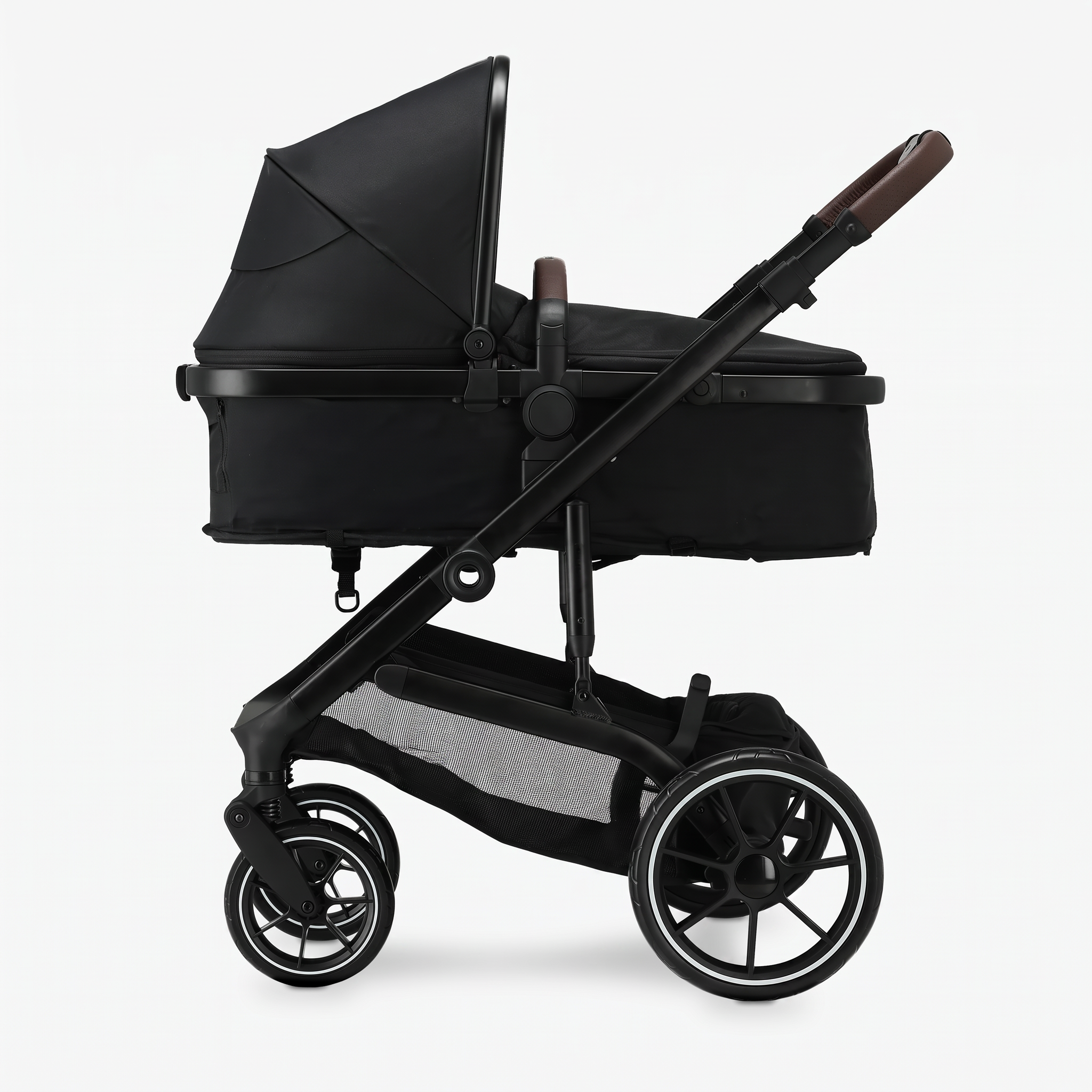 The Comfort 3-in-1 carrycot side profile with extended canopy — lie-flat pram rental Schiphol